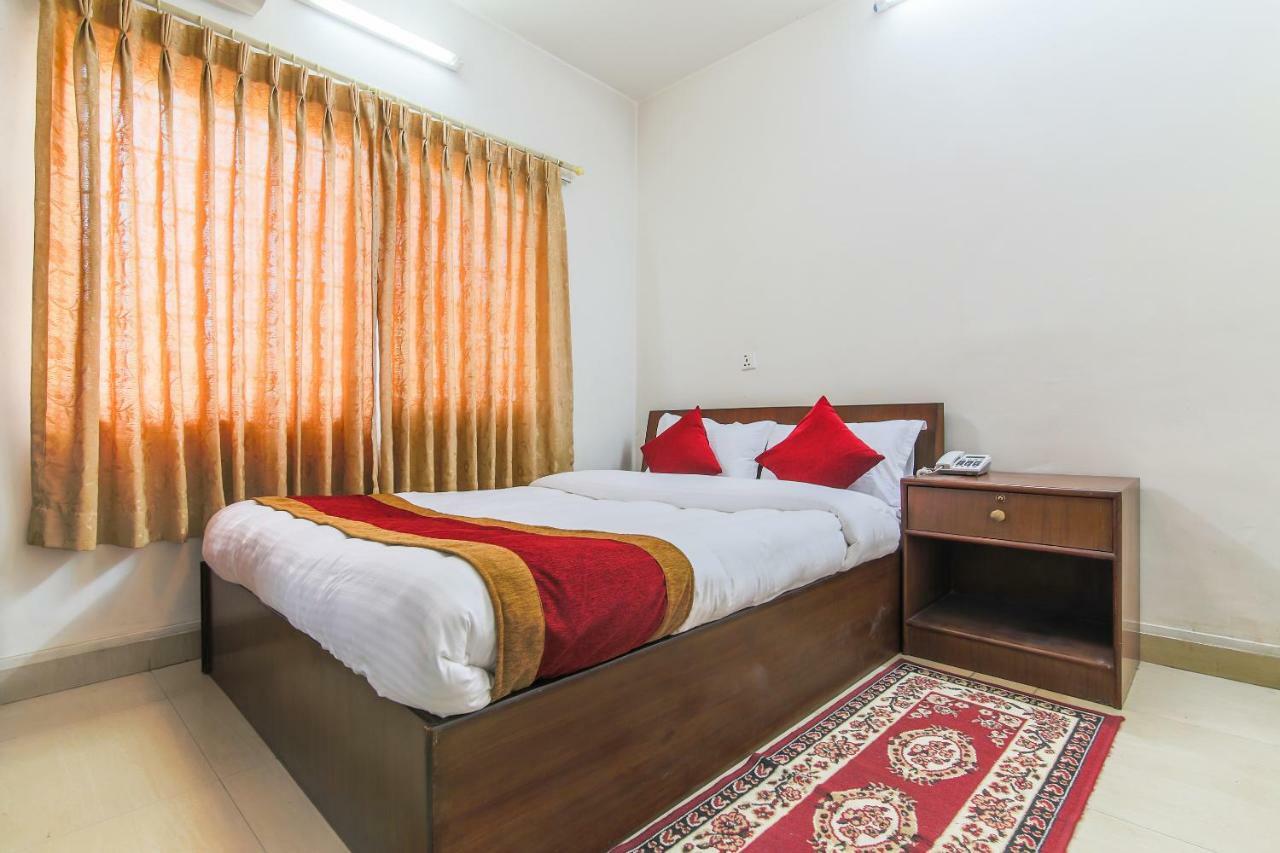 Oyo 358 Hotel Rose Star Kathmandu Exterior foto