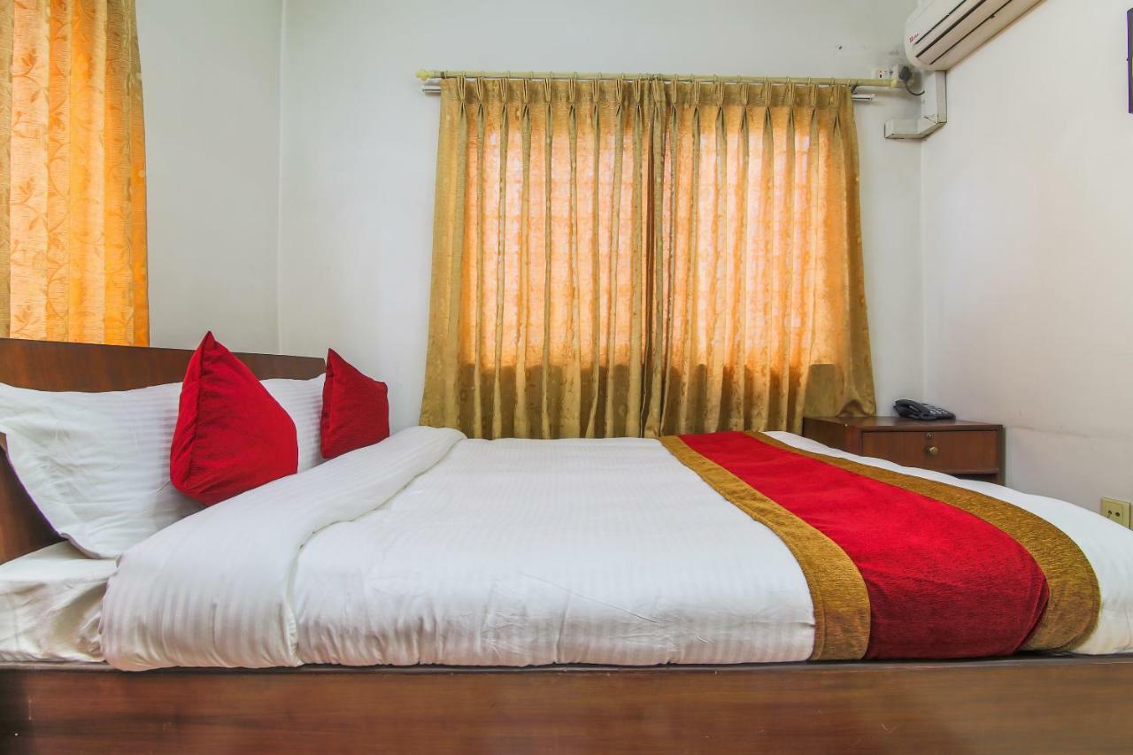 Oyo 358 Hotel Rose Star Kathmandu Exterior foto