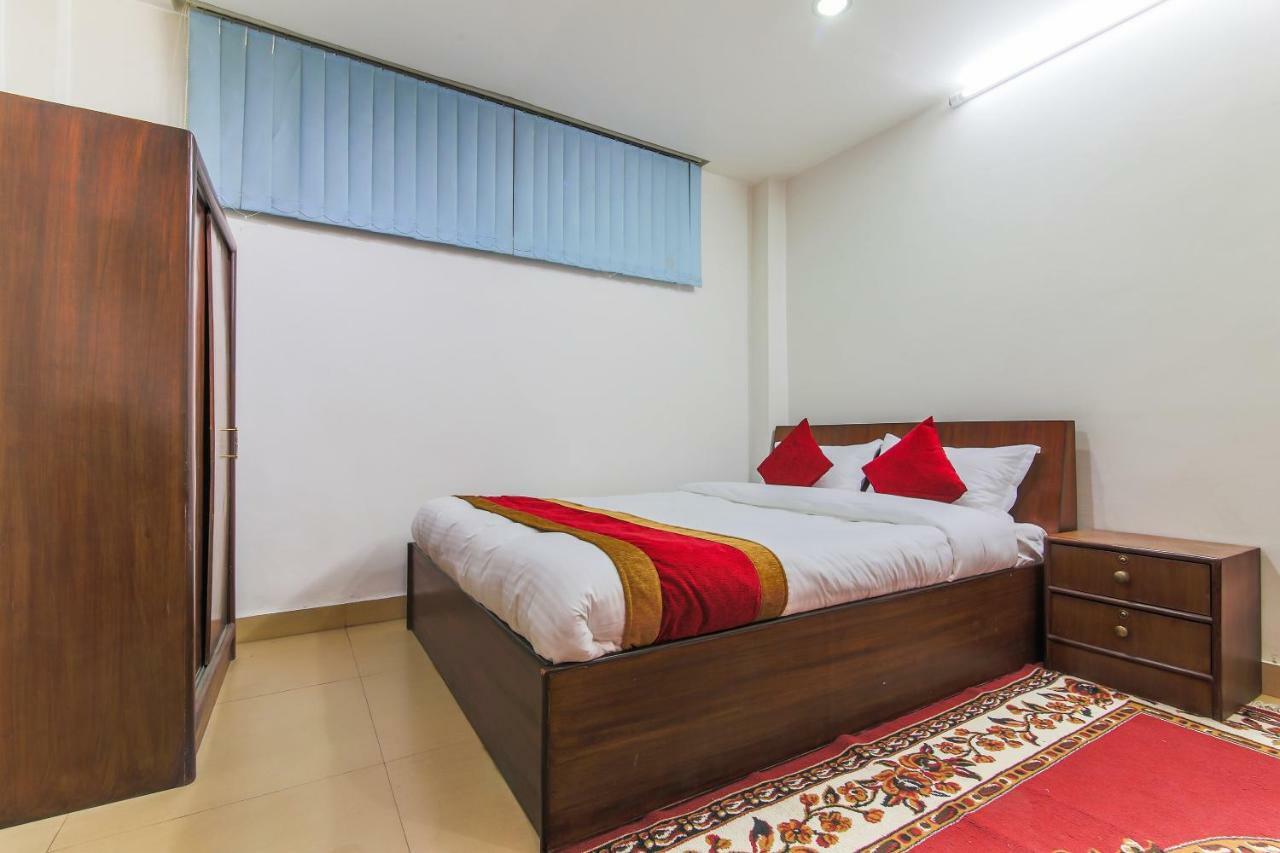 Oyo 358 Hotel Rose Star Kathmandu Exterior foto